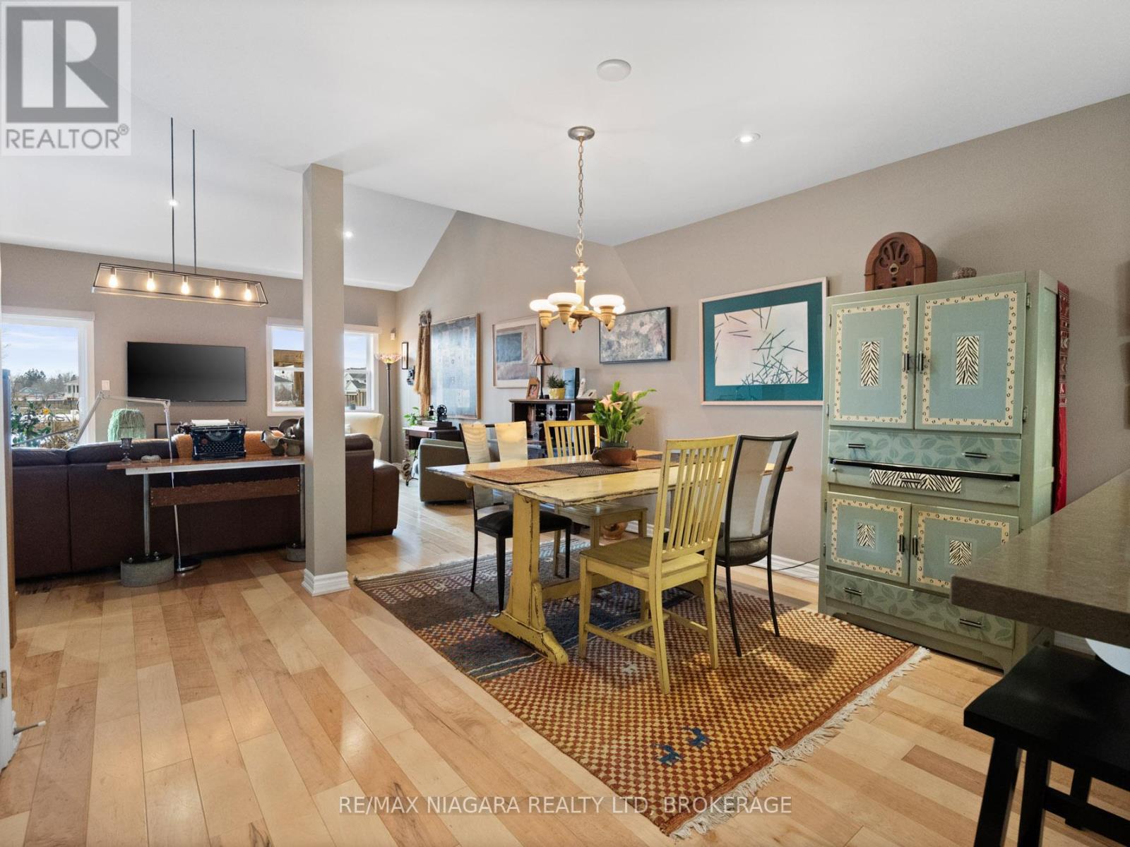 81 Bardol Avenue, Fort Erie, Ontario  L2A 6R4 - Photo 9 - X12848782