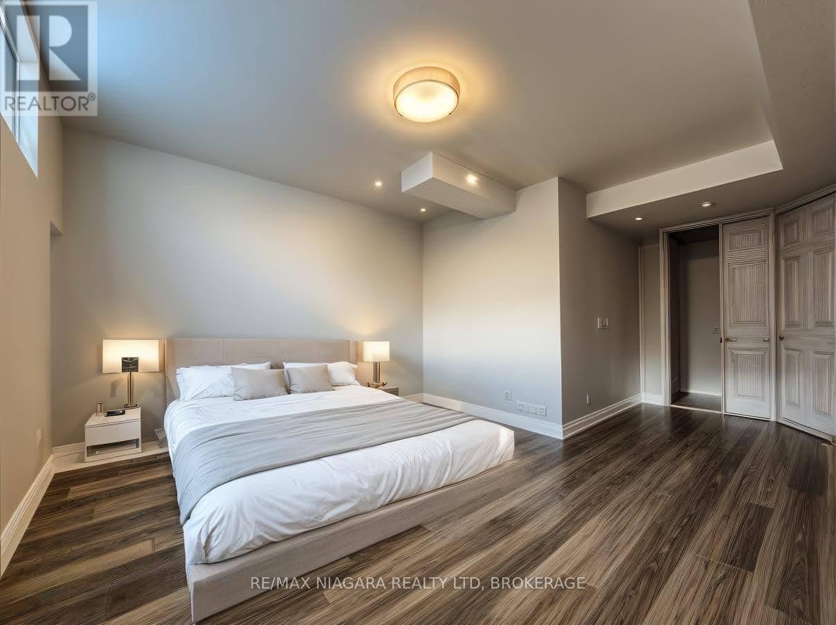 7 East Hampton Road, St. Catharines, Ontario  L2T 3C9 - Photo 10 - X12848804