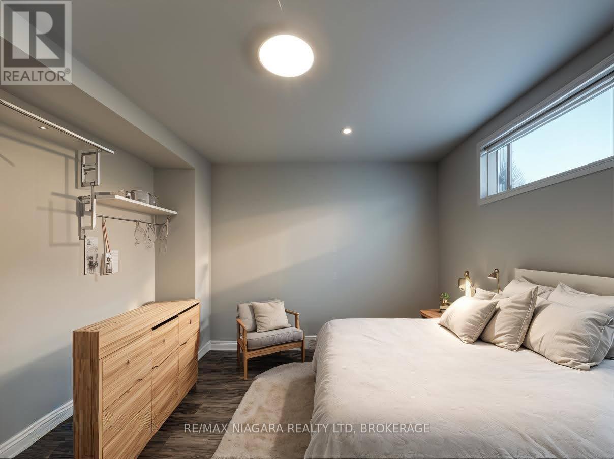 7 East Hampton Road, St. Catharines, Ontario  L2T 3C9 - Photo 8 - X12848804