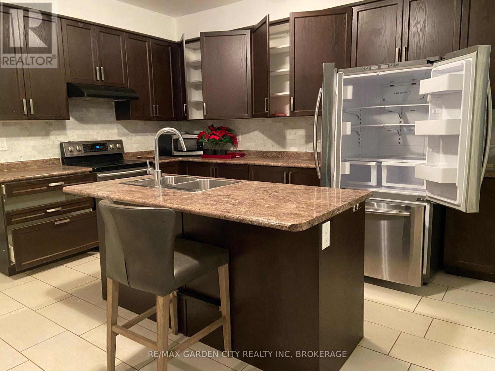 7969 Buckeye Crescent, Niagara Falls, Ontario  L2H 2Y6 - Photo 20 - X12848878