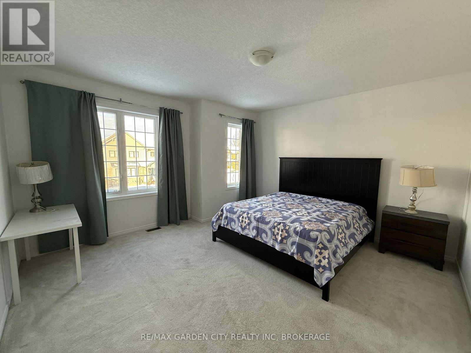 7969 Buckeye Crescent, Niagara Falls, Ontario  L2H 2Y6 - Photo 3 - X12848878