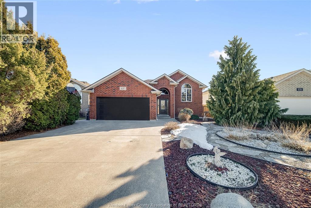 137 Amy Croft, Lakeshore, Ontario  N9K 1E6 - Photo 4 - 26004428