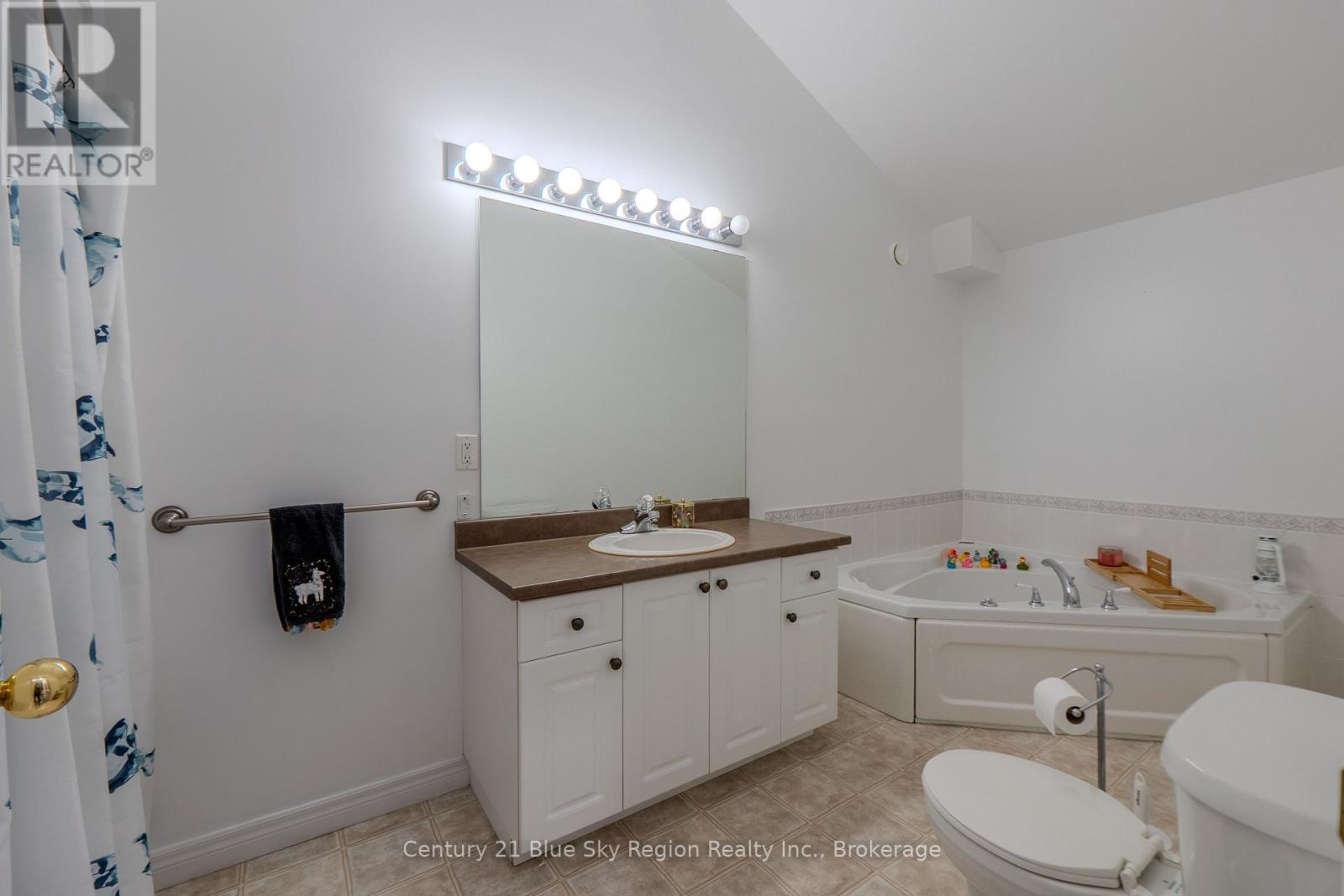 87 Fairway Drive, Callander, Ontario P0H 1H0 - Photo 24 - X12848942