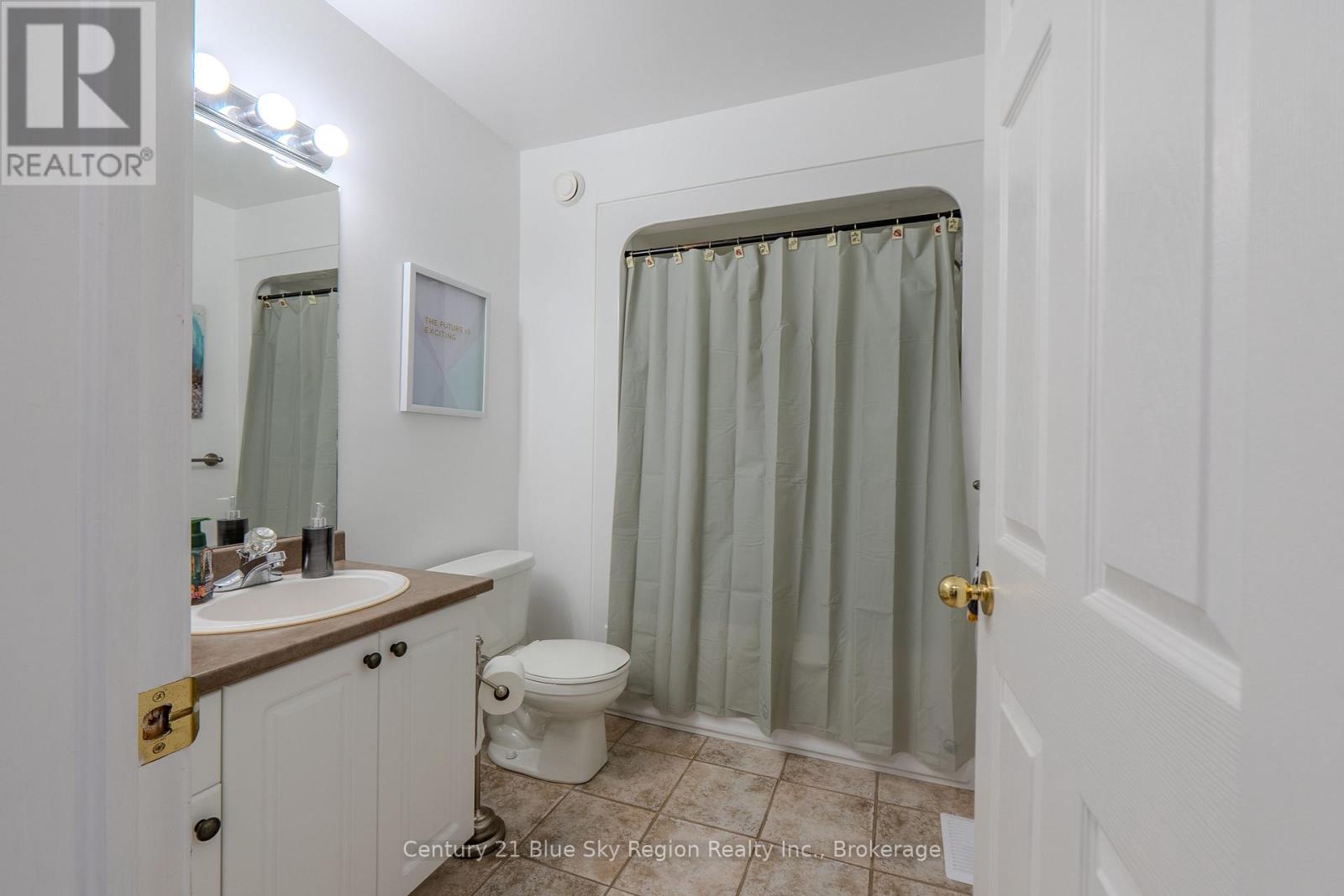 87 Fairway Drive, Callander, Ontario P0H 1H0 - Photo 18 - X12848942