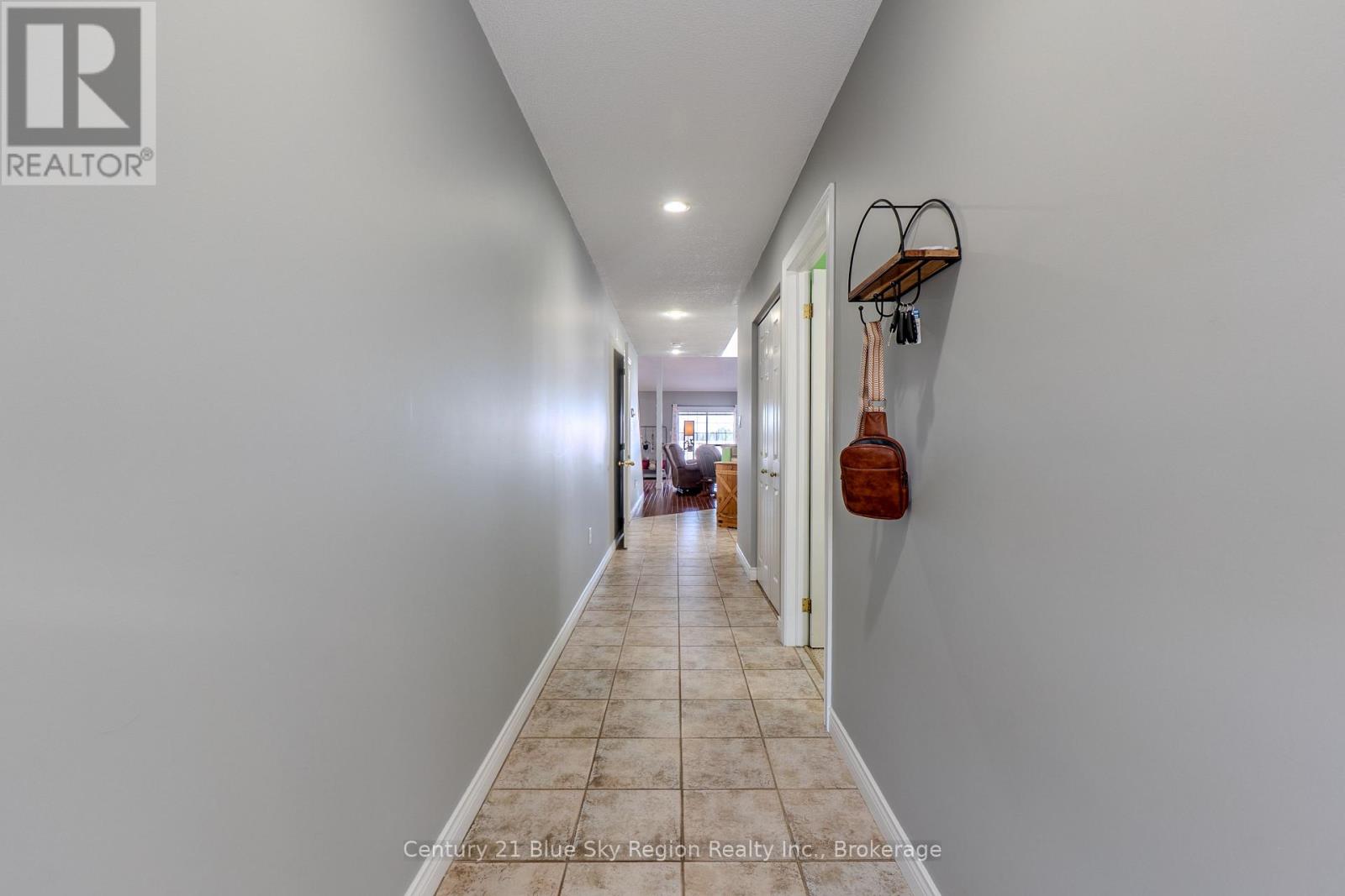 87 Fairway Drive, Callander, Ontario P0H 1H0 - Photo 6 - X12848942