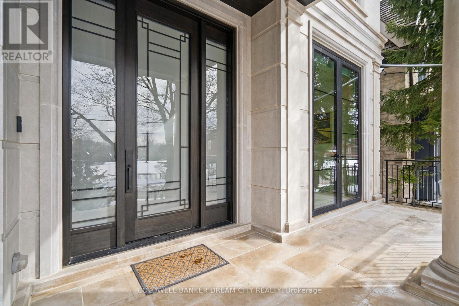 101 Dunloe Road, Toronto, Ontario  M5P 2T7 - Photo 2 - C12848668