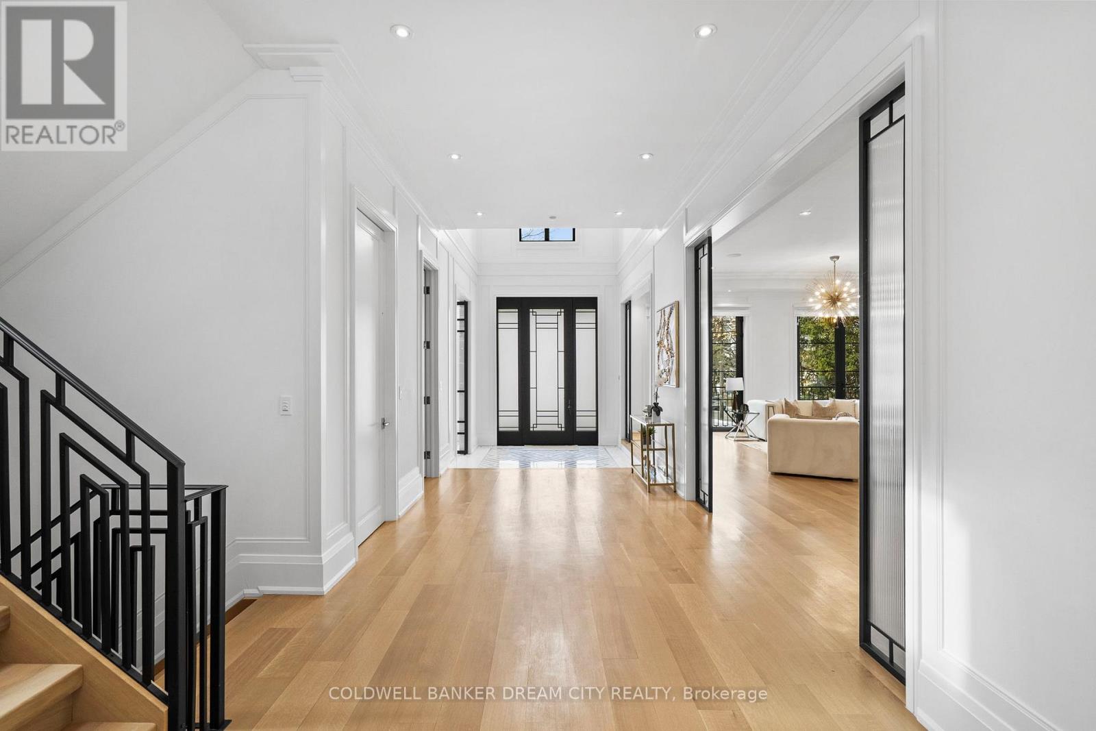 101 Dunloe Road, Toronto, Ontario  M5P 2T7 - Photo 3 - C12848668