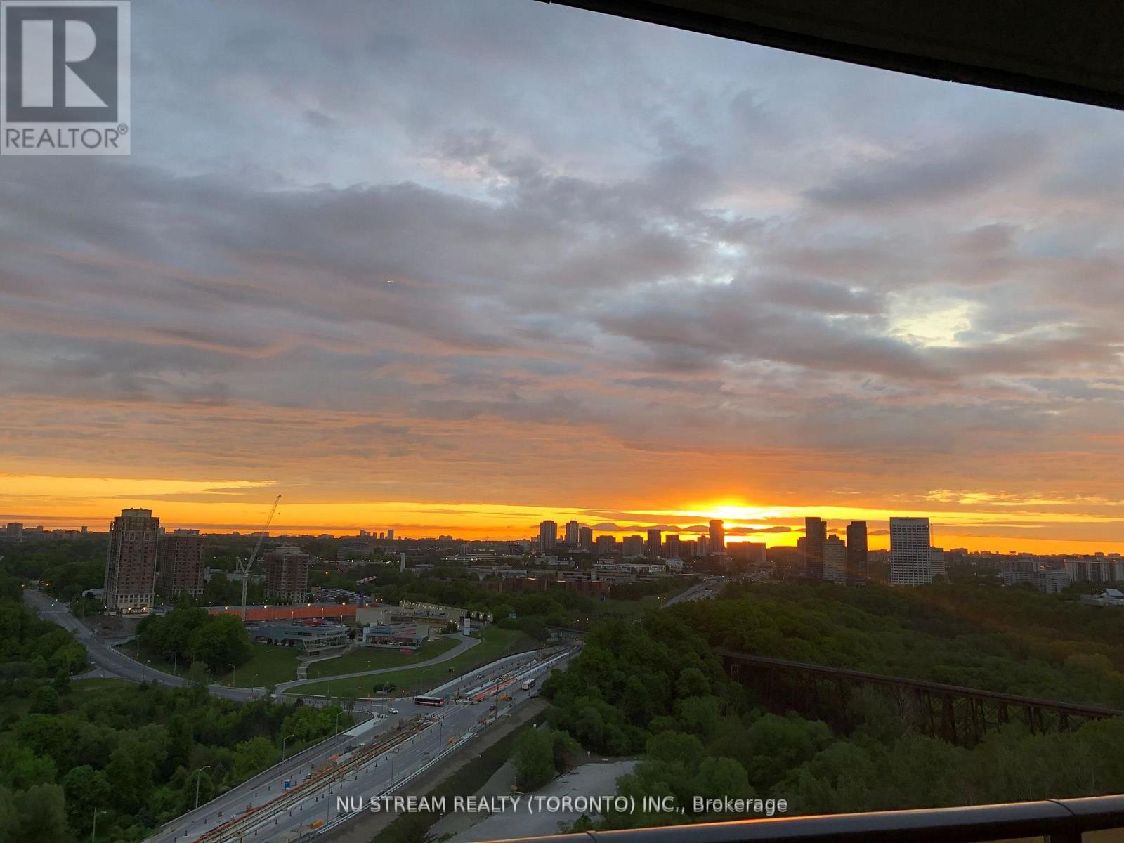 1718 - 160 Vanderhoof Avenue, Toronto, Ontario  M4G 0B7 - Photo 18 - C12848680