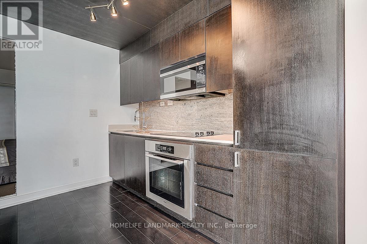 1007 - 10 Capreol Court, Toronto, Ontario  M5V 4A5 - Photo 14 - C12848766