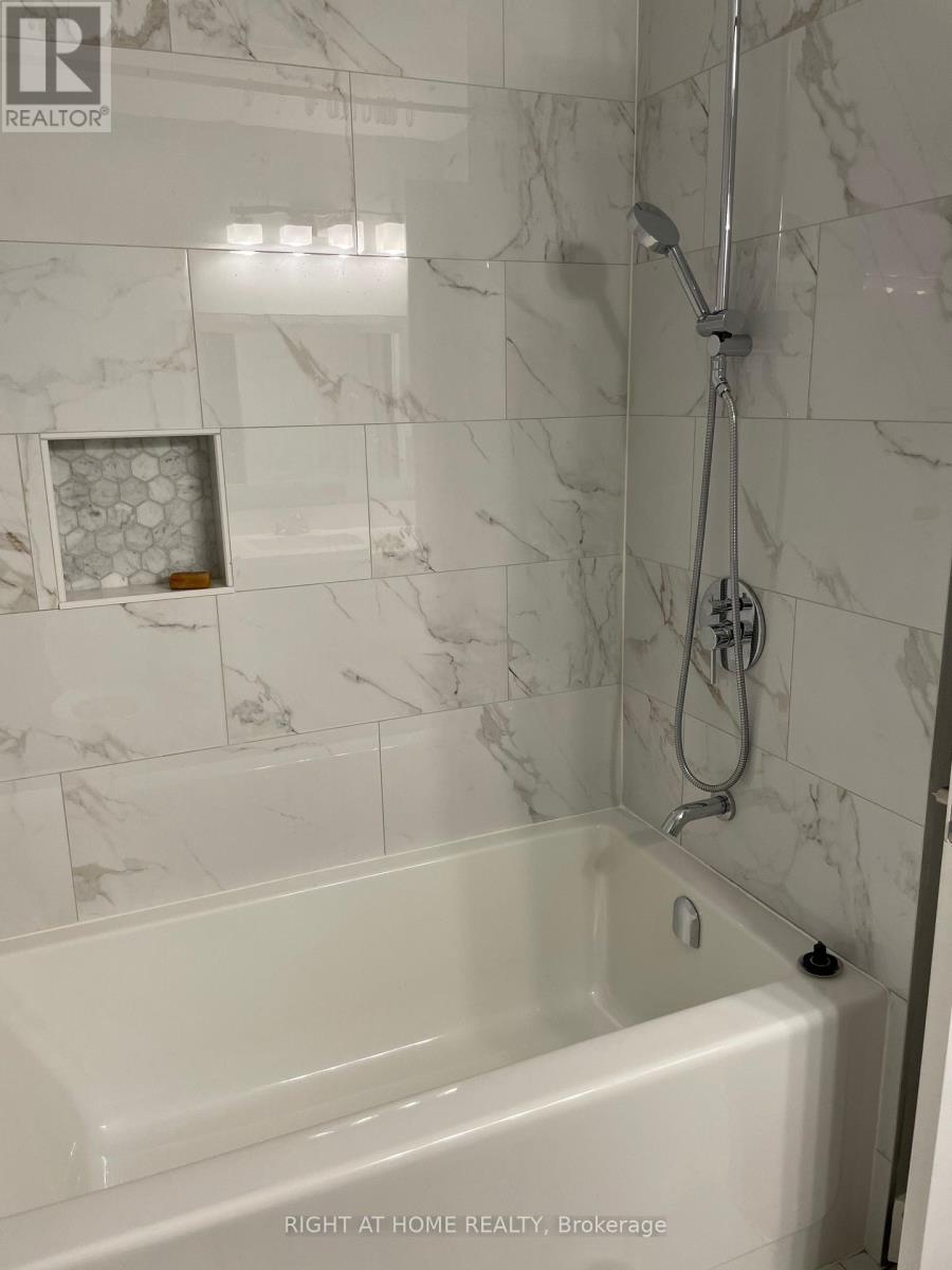 41 Baroness Crescent, Toronto, Ontario  M2J 3K4 - Photo 12 - C12848824