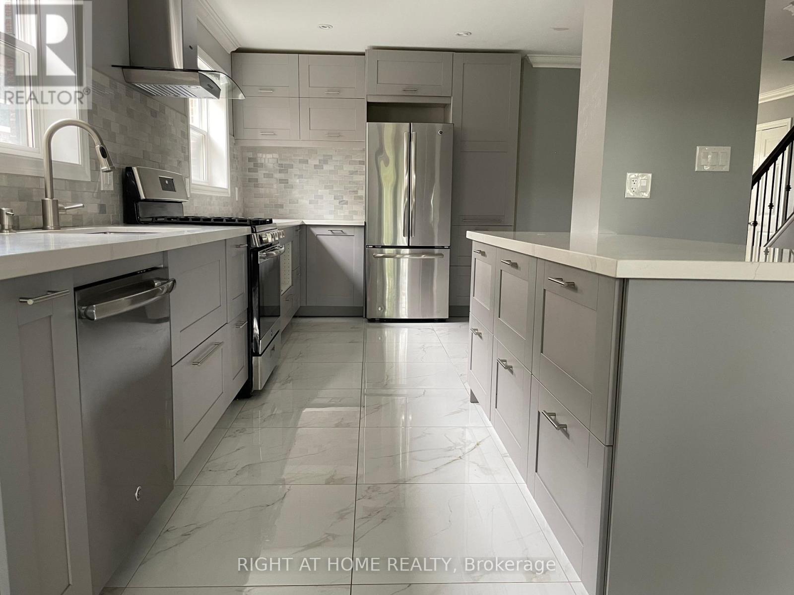 41 Baroness Crescent, Toronto, Ontario  M2J 3K4 - Photo 6 - C12848824