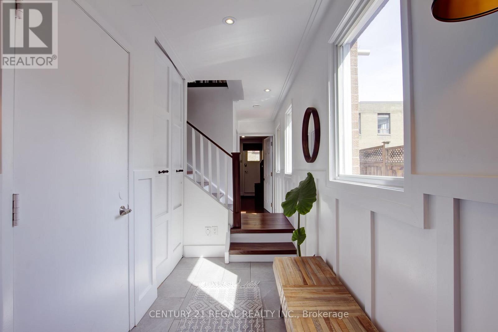 48 Michener Court, Toronto, Ontario  M6J 3R6 - Photo 5 - C12849020