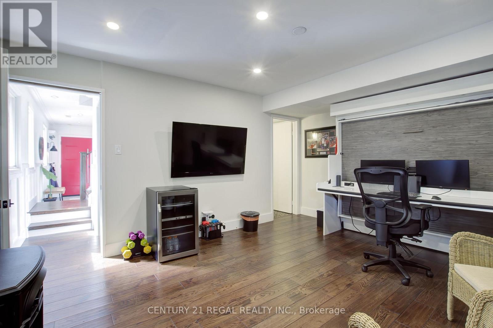 48 Michener Court, Toronto, Ontario  M6J 3R6 - Photo 7 - C12849020