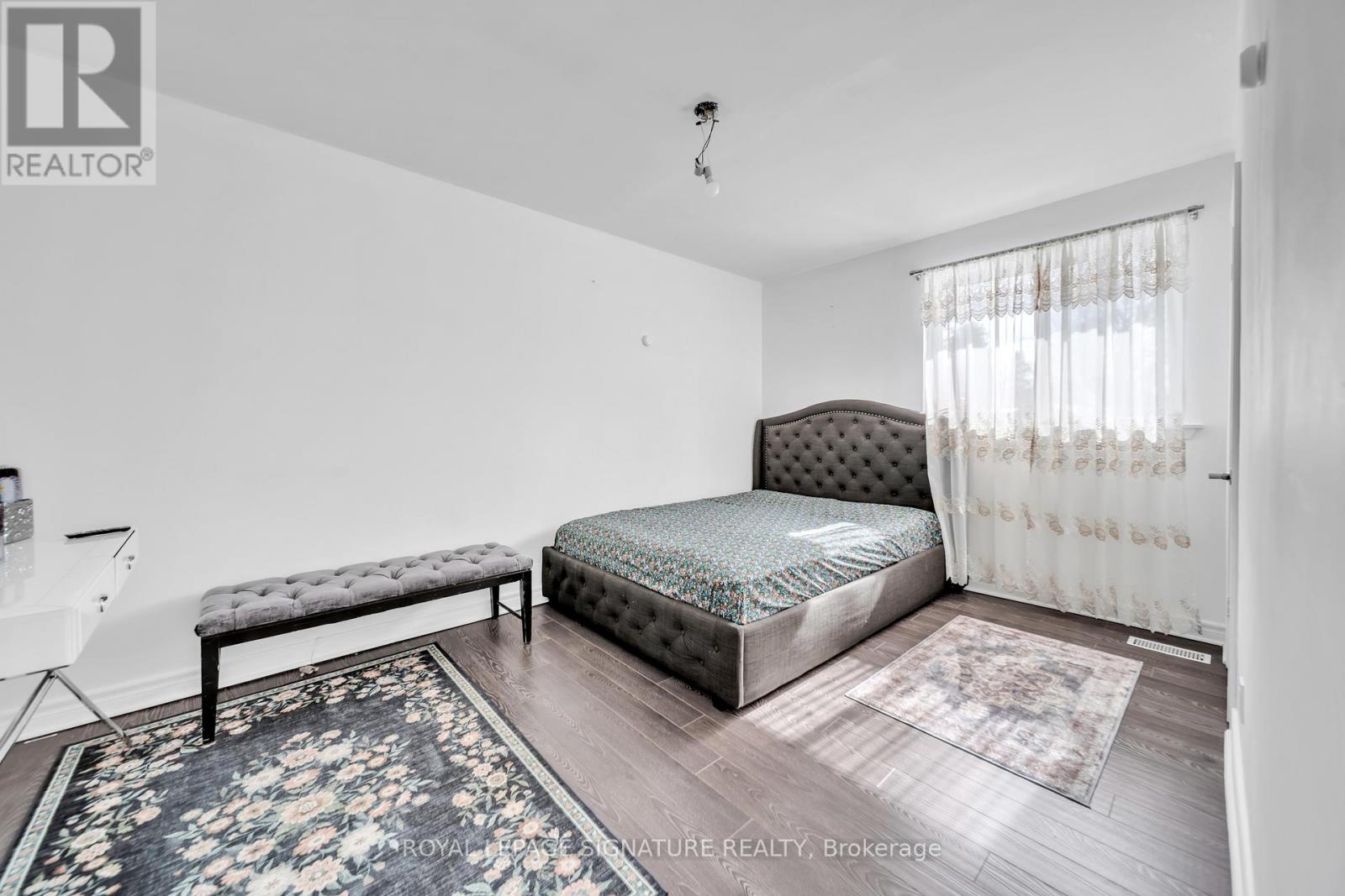 217 Moore Park Avenue, Toronto, Ontario  M2M 1N5 - Photo 10 - C12849054