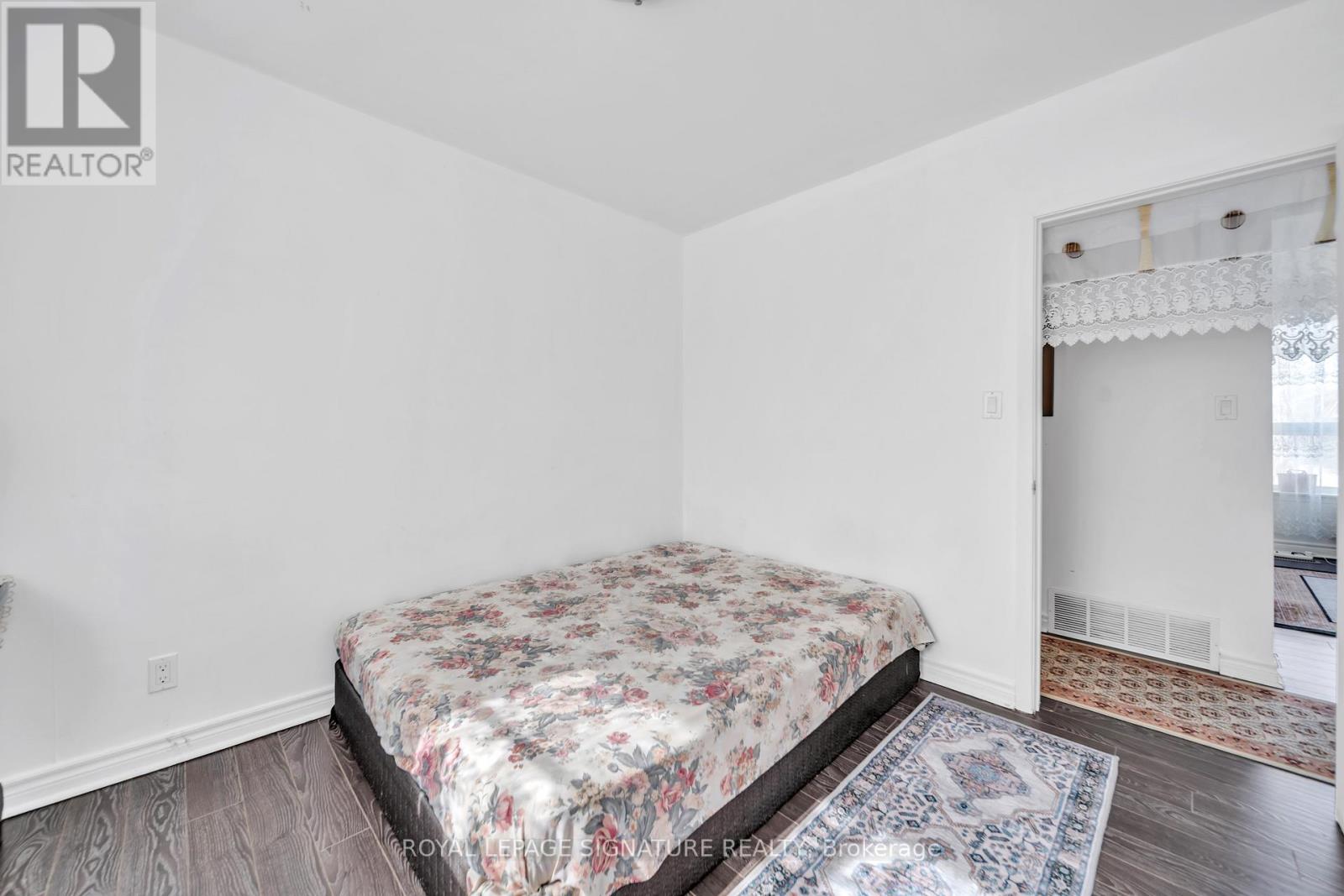 217 Moore Park Avenue, Toronto, Ontario  M2M 1N5 - Photo 14 - C12849054