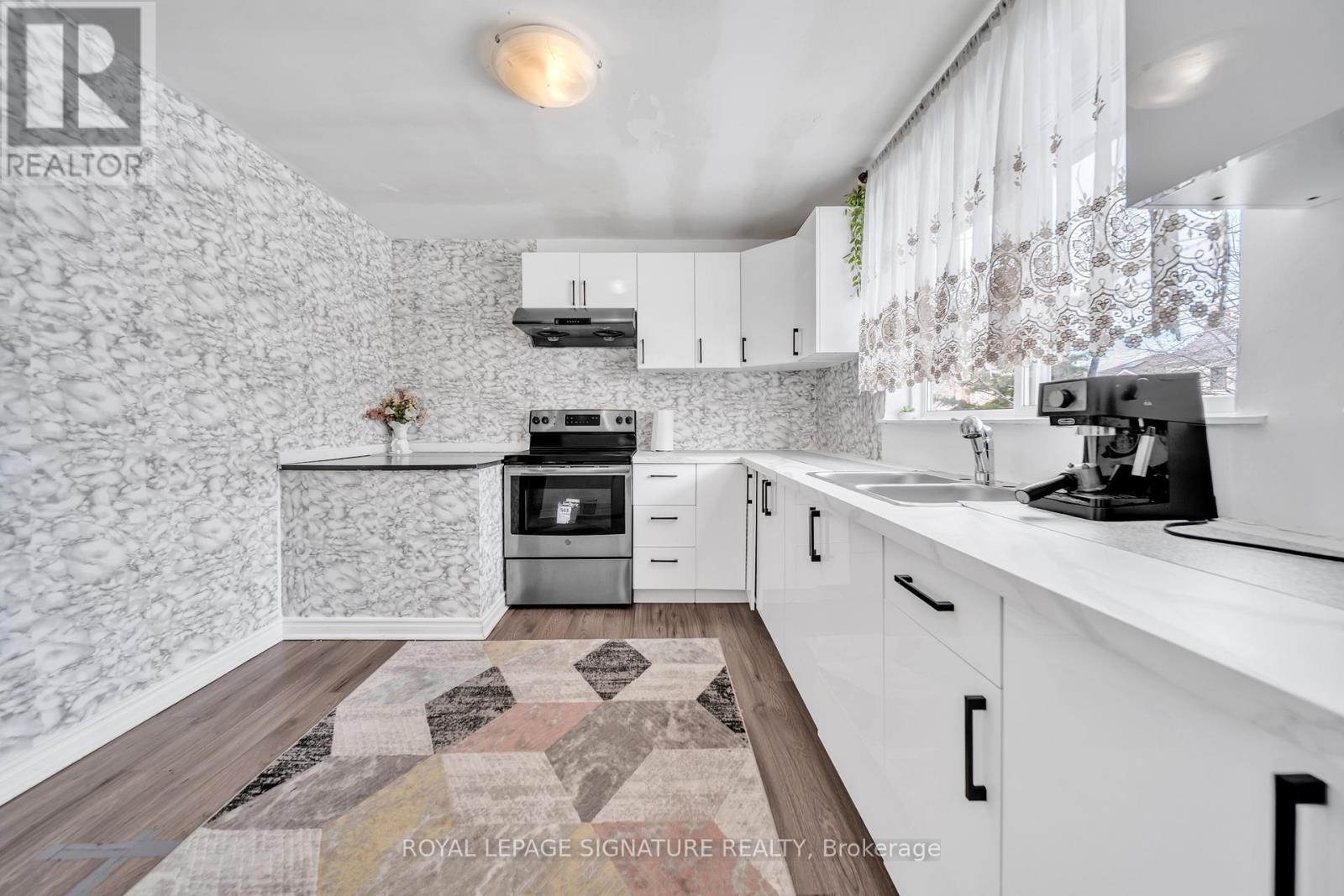 217 Moore Park Avenue, Toronto, Ontario  M2M 1N5 - Photo 16 - C12849054