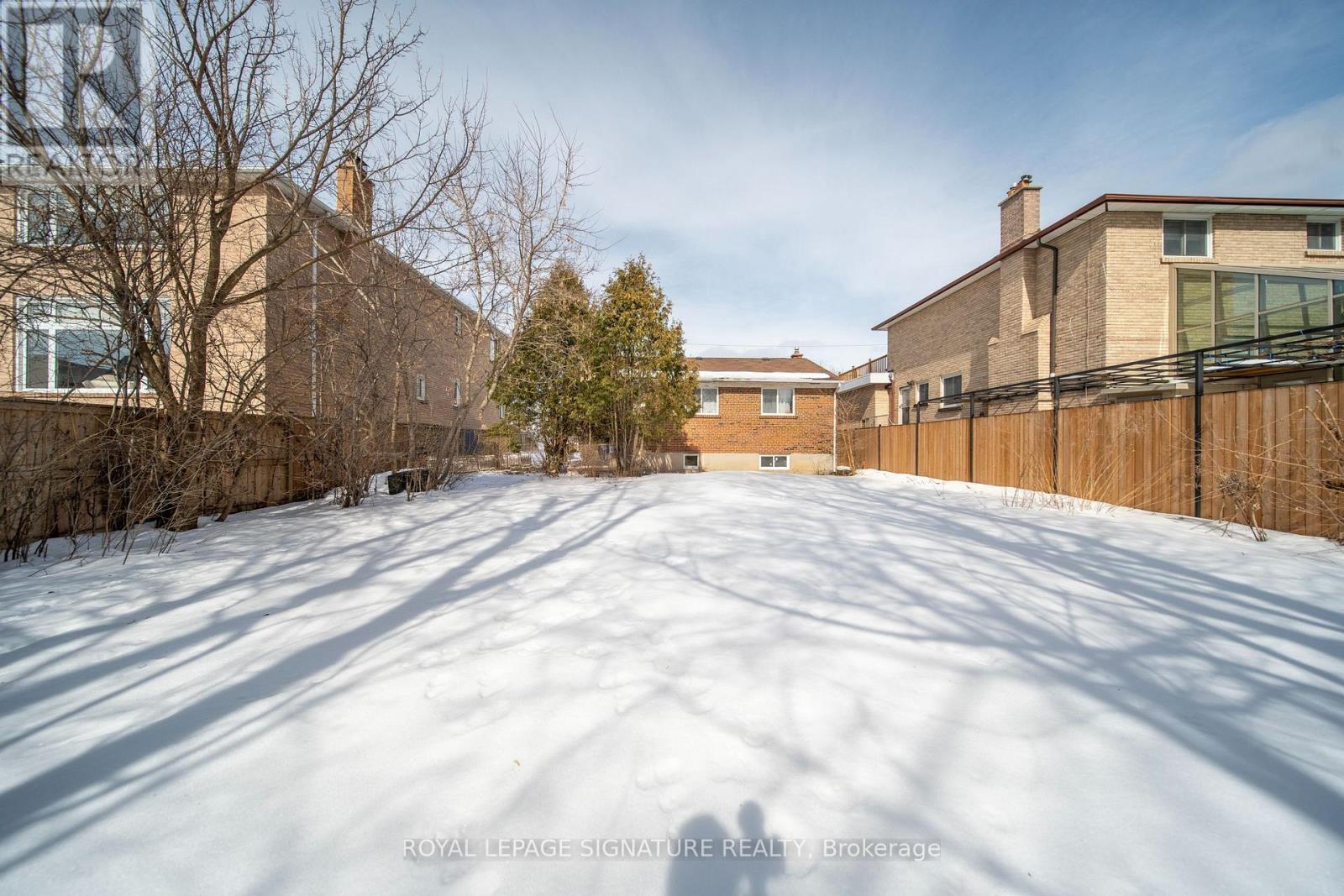 217 Moore Park Avenue, Toronto, Ontario  M2M 1N5 - Photo 32 - C12849054