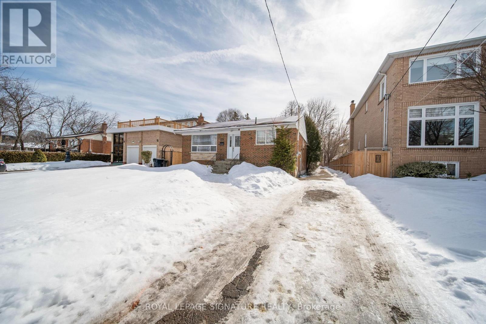 217 Moore Park Avenue, Toronto, Ontario  M2M 1N5 - Photo 35 - C12849054