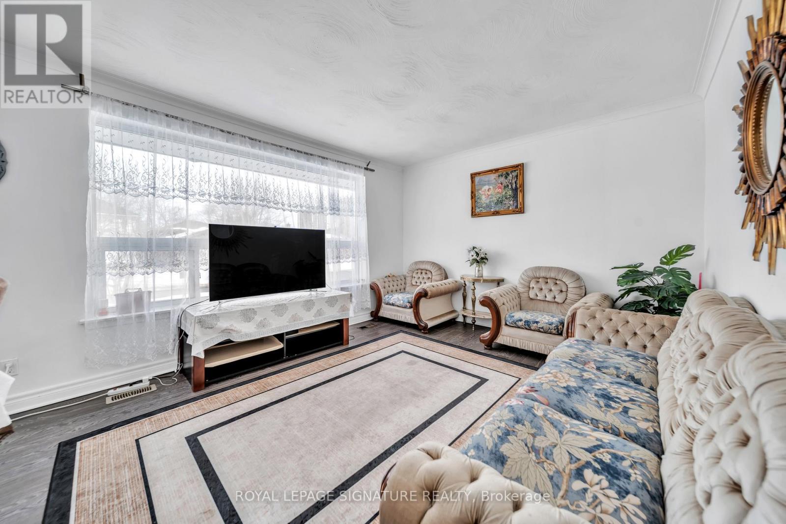 217 Moore Park Avenue, Toronto, Ontario  M2M 1N5 - Photo 8 - C12849054