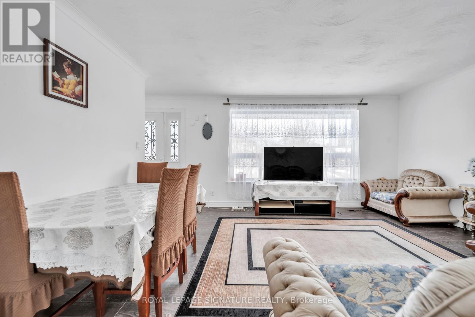 217 Moore Park Avenue, Toronto, Ontario  M2M 1N5 - Photo 9 - C12849054