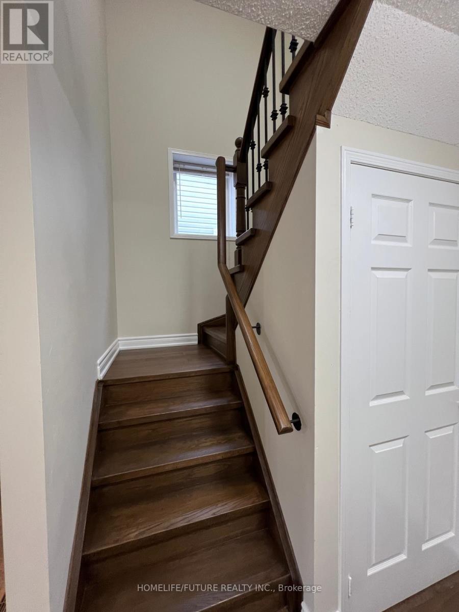 921 Taggart Crescent, Oshawa, Ontario  L1K 0E4 - Photo 6 - E12848800