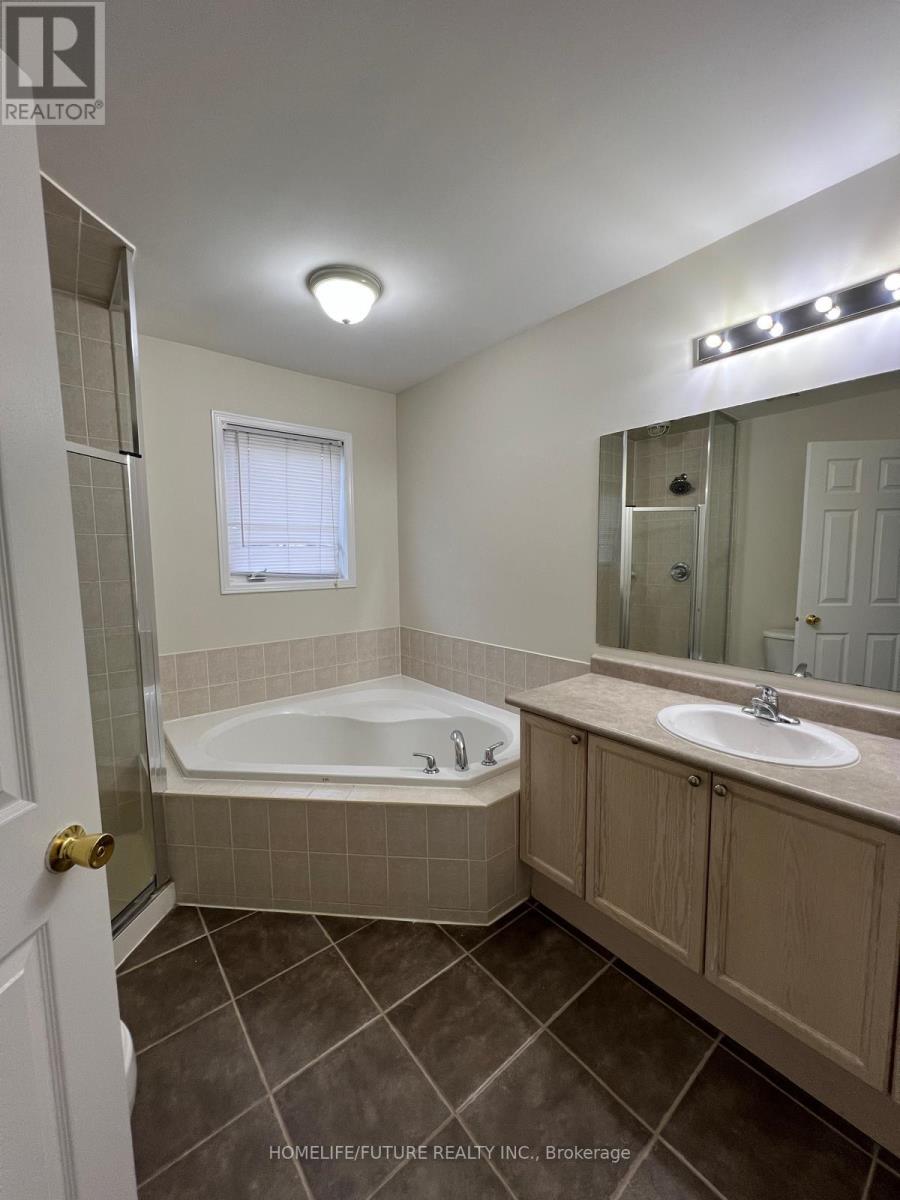 921 Taggart Crescent, Oshawa, Ontario  L1K 0E4 - Photo 9 - E12848800