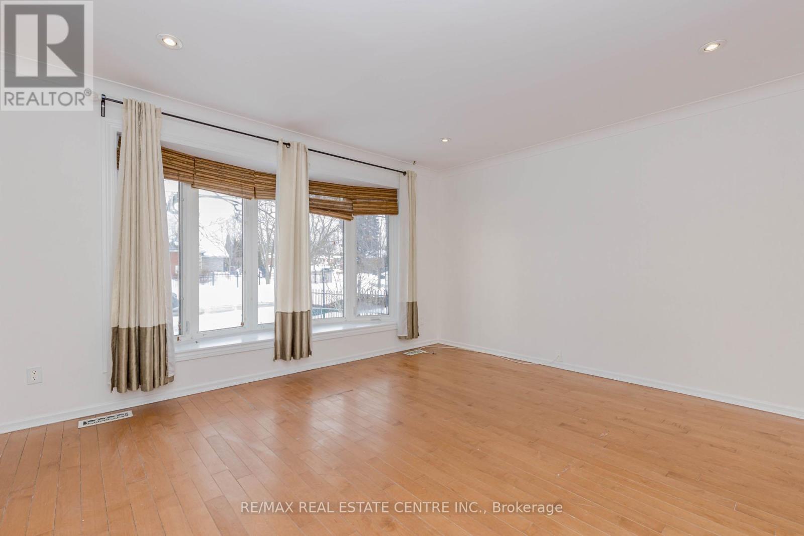 61 Mossbank Drive, Toronto, Ontario  M1G 2C4 - Photo 10 - E12848980