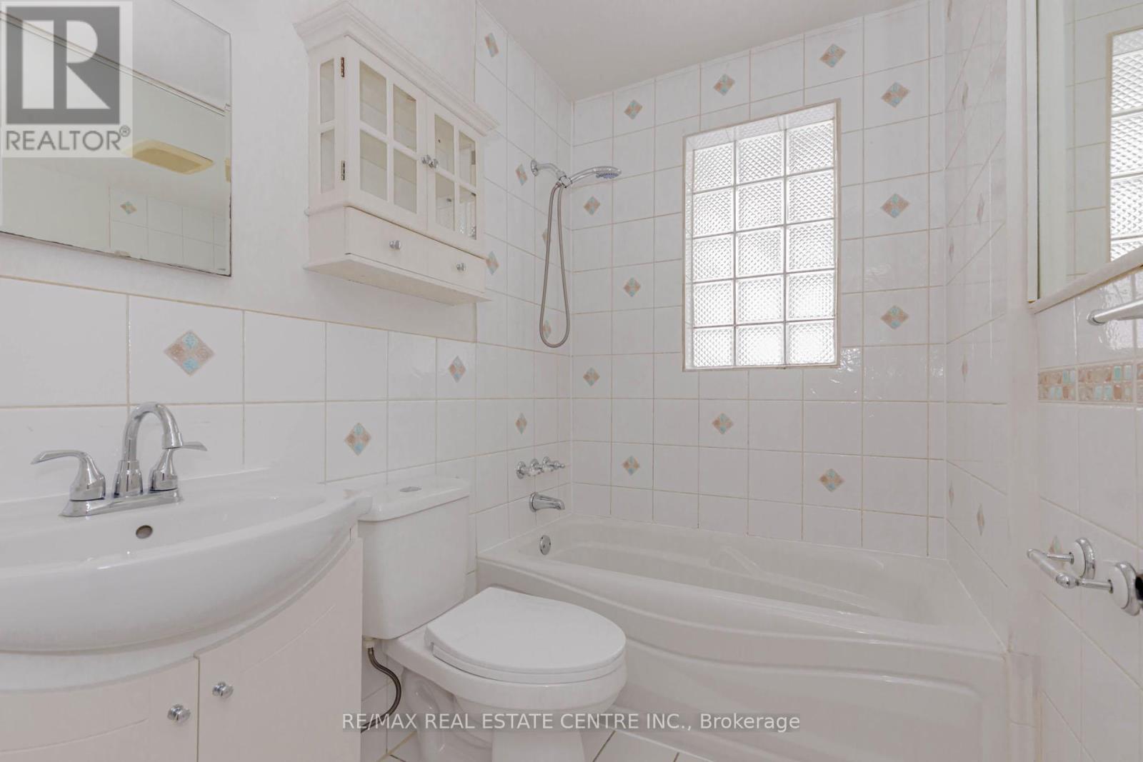 61 Mossbank Drive, Toronto, Ontario  M1G 2C4 - Photo 15 - E12848980