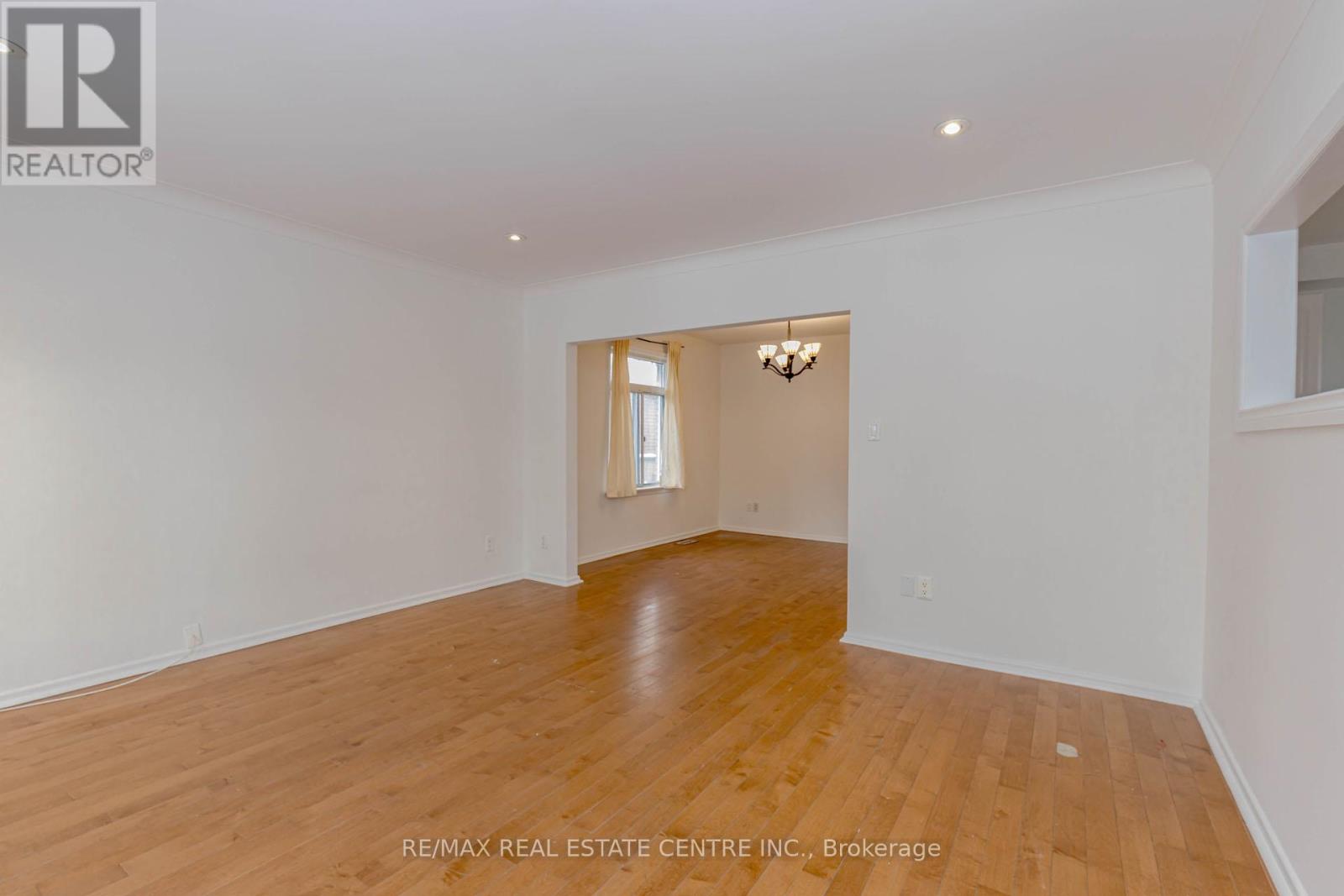 61 Mossbank Drive, Toronto, Ontario  M1G 2C4 - Photo 8 - E12848980