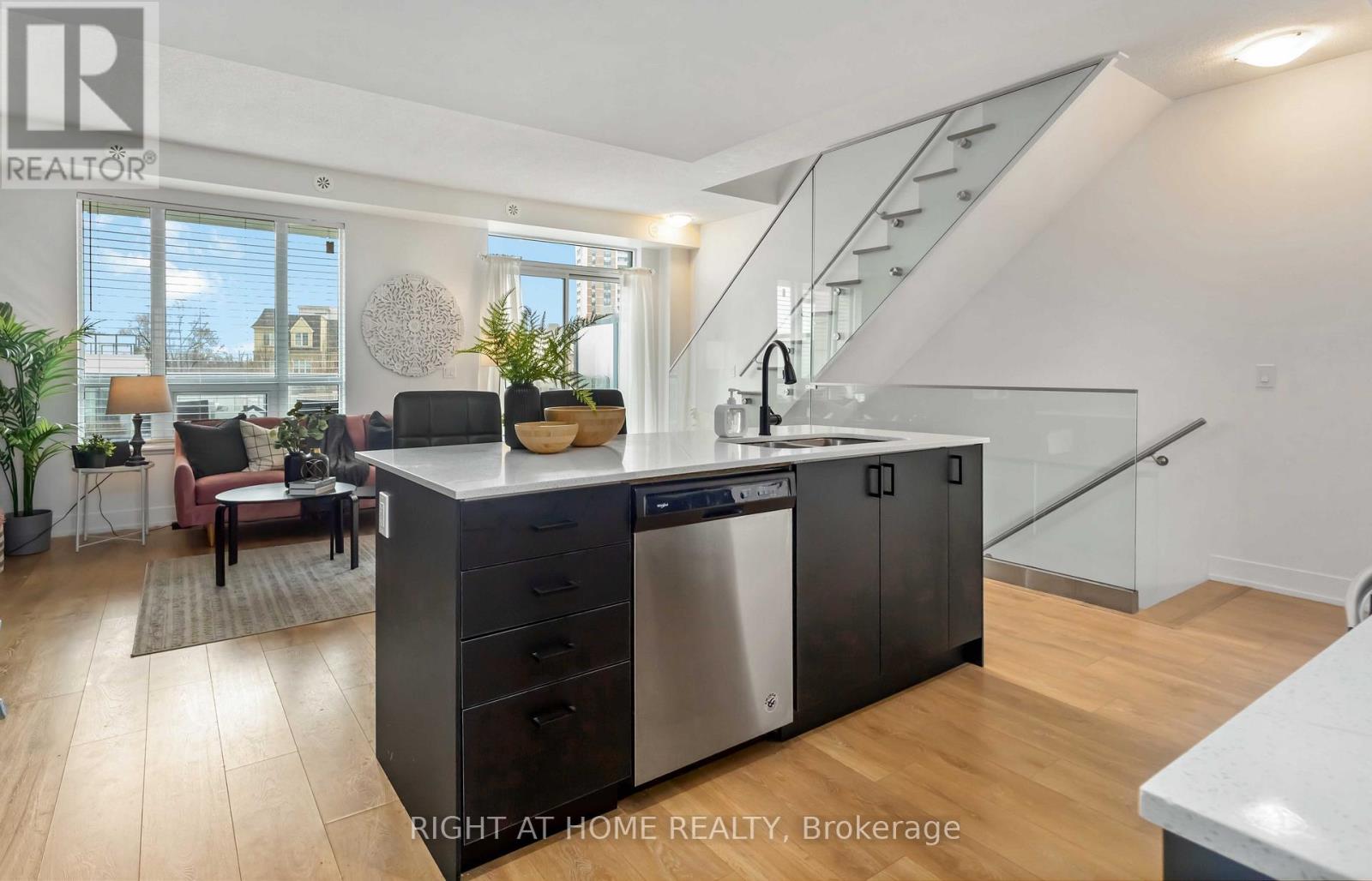 Th 8 - 1245 Bayly Street, Pickering, Ontario  L1W 0B5 - Photo 11 - E12849068