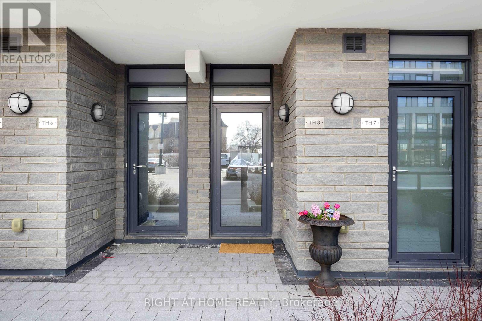 Th 8 - 1245 Bayly Street, Pickering, Ontario  L1W 0B5 - Photo 2 - E12849068