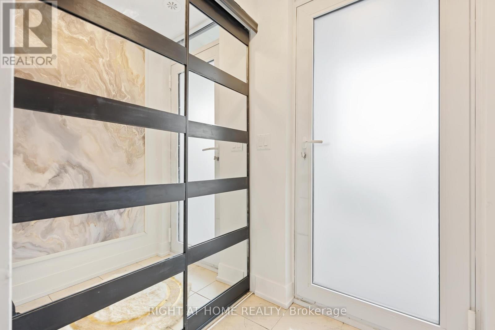 Th 8 - 1245 Bayly Street, Pickering, Ontario  L1W 0B5 - Photo 3 - E12849068