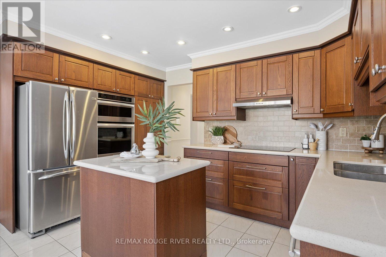 598 Maitland Drive, Pickering (Rosebank), Ontario  L1W 3T6 - Photo 11 - E12849072