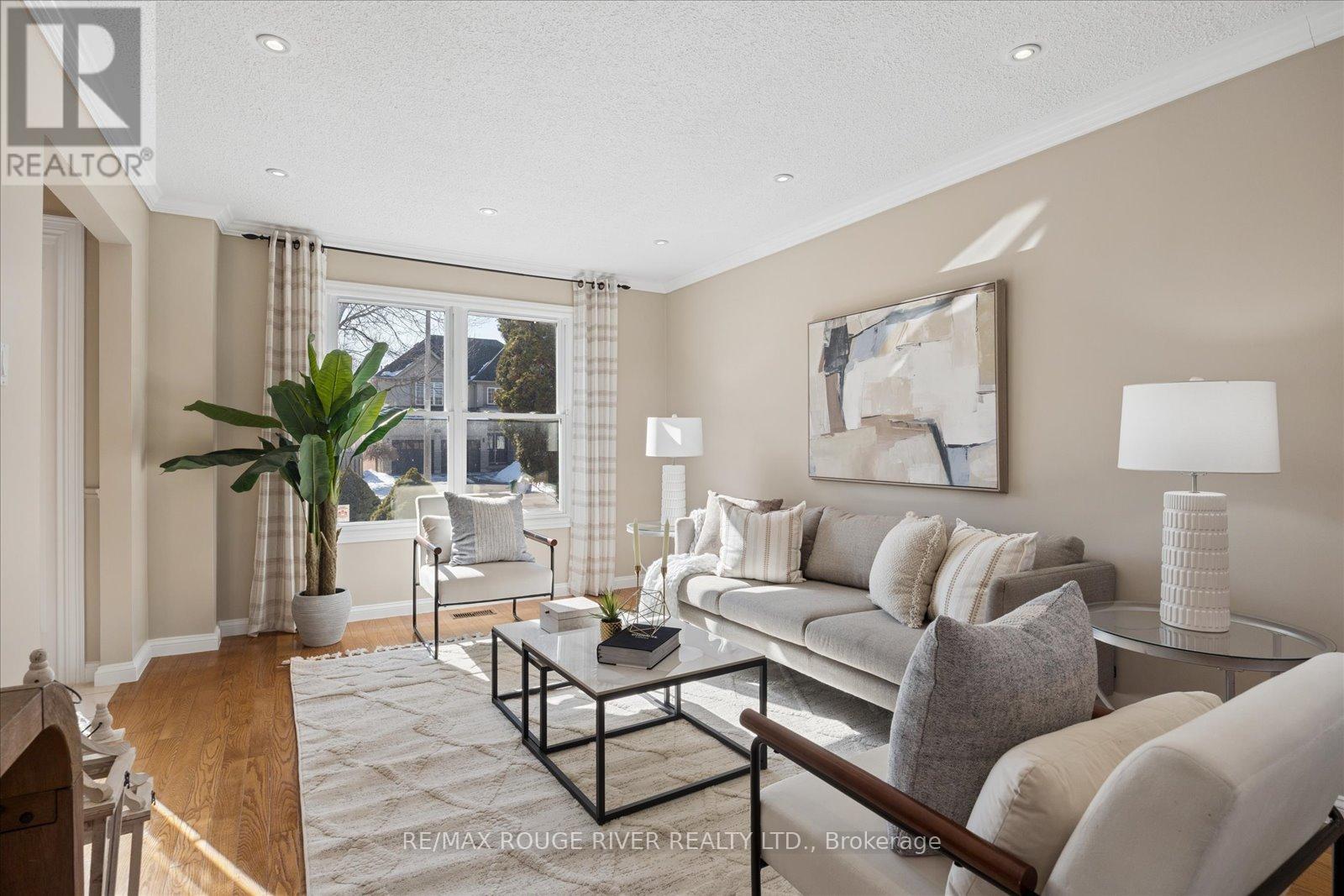 598 Maitland Drive, Pickering (Rosebank), Ontario  L1W 3T6 - Photo 4 - E12849072