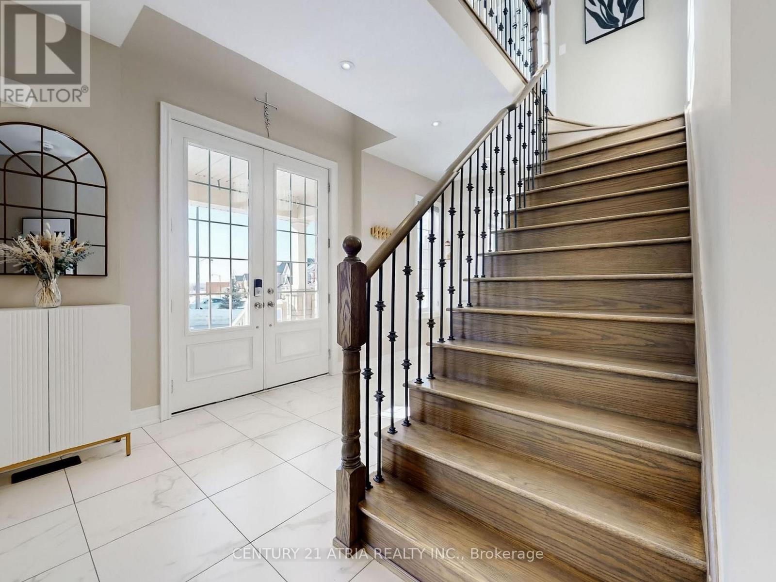 160 Mondial Crescent, East Gwillimbury, Ontario  L9N 0S1 - Photo 3 - N12847848