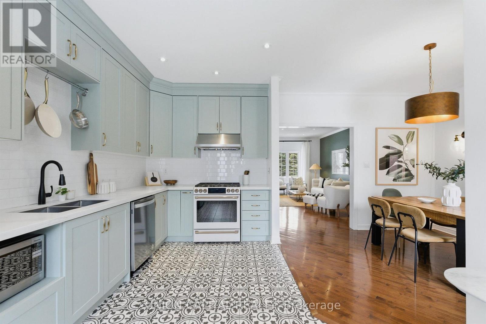 555 South Unionville Avenue, Markham (Village Green-South Unionville), Ontario  L3R 5G8 - Photo 10 - N12848820