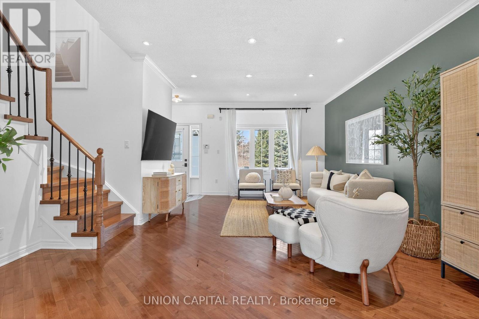 555 South Unionville Avenue, Markham (Village Green-South Unionville), Ontario  L3R 5G8 - Photo 2 - N12848820