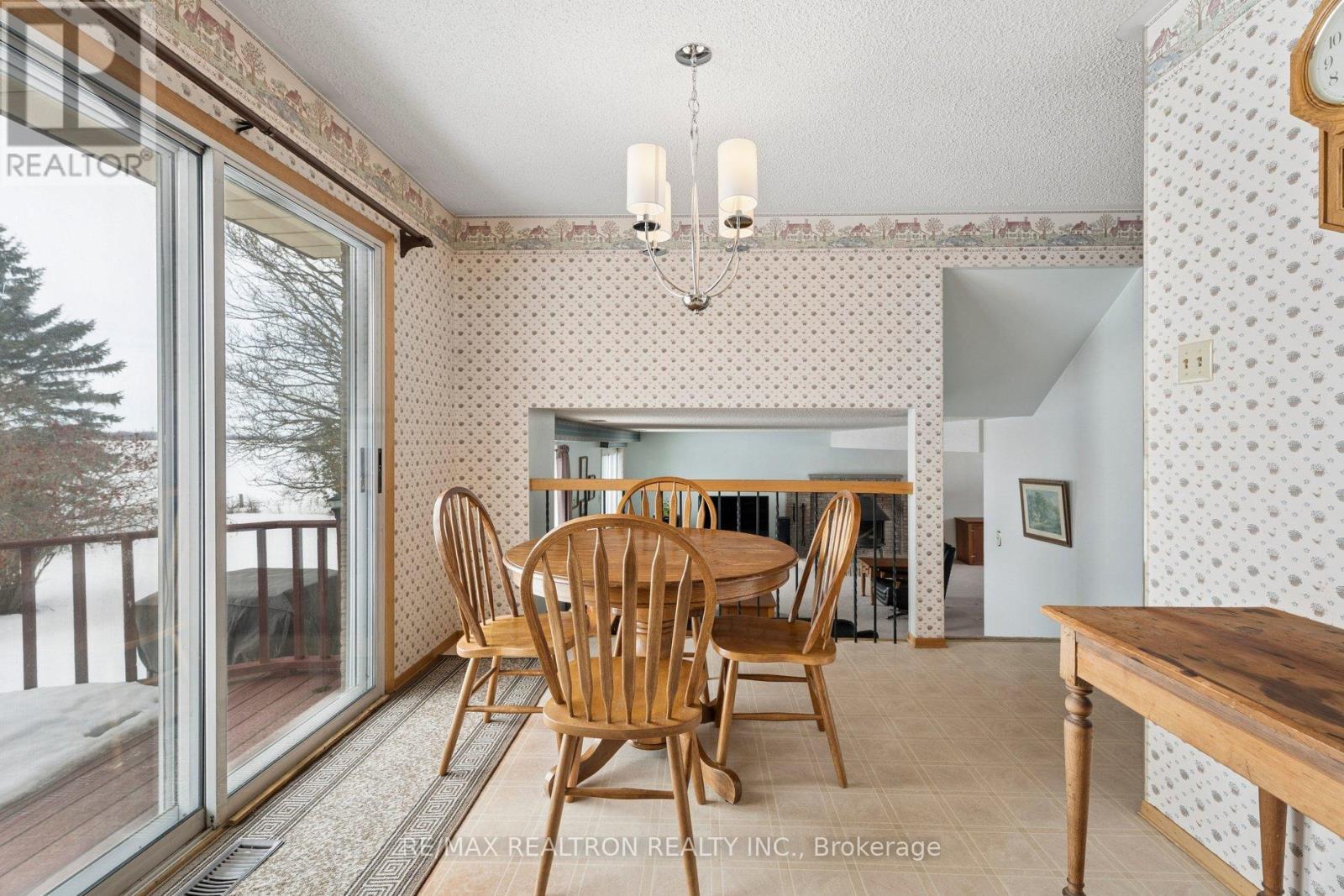 21084 Woodbine Avenue, East Gwillimbury, Ontario  L0G 1R0 - Photo 10 - N12848922