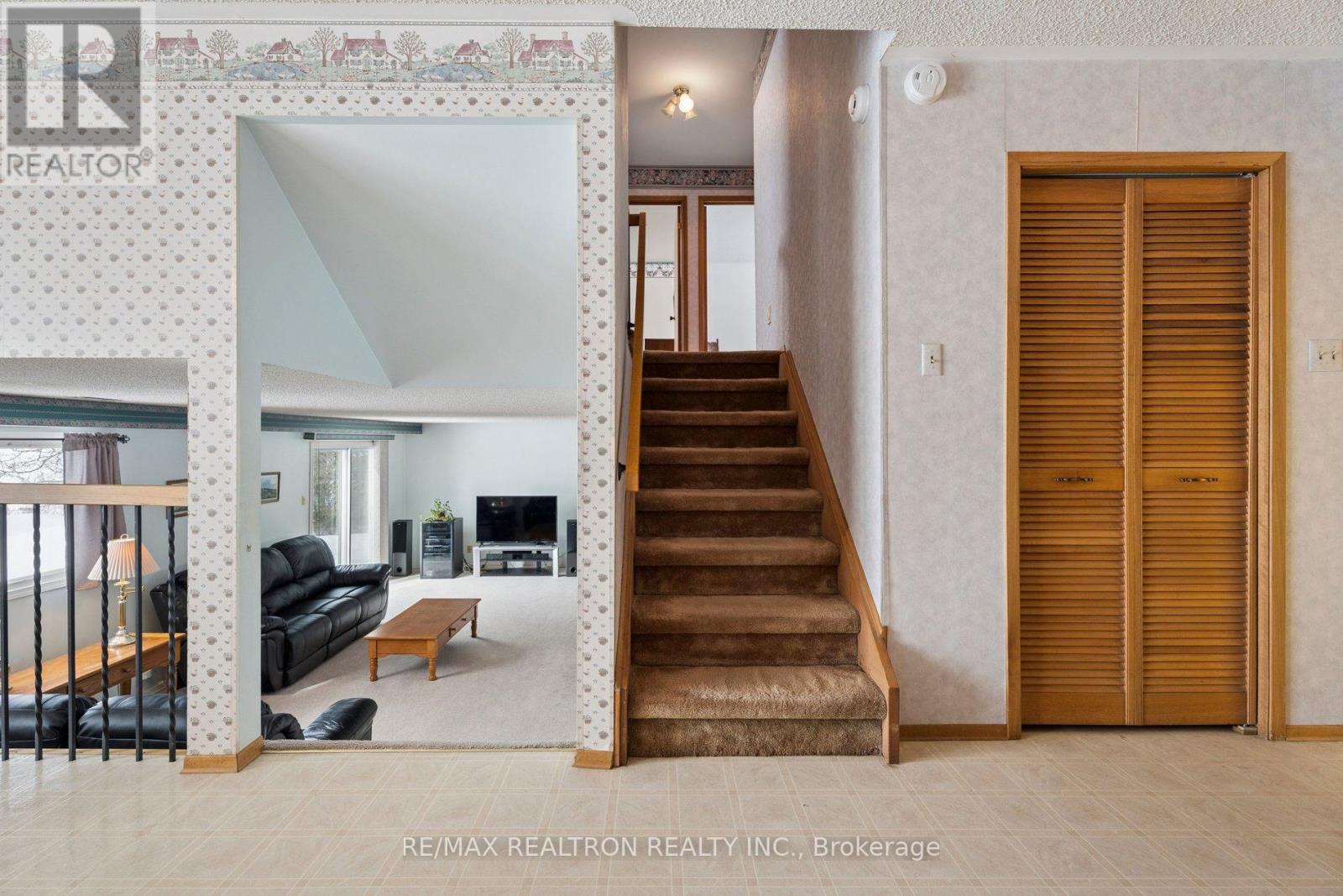 21084 Woodbine Avenue, East Gwillimbury, Ontario  L0G 1R0 - Photo 15 - N12848922