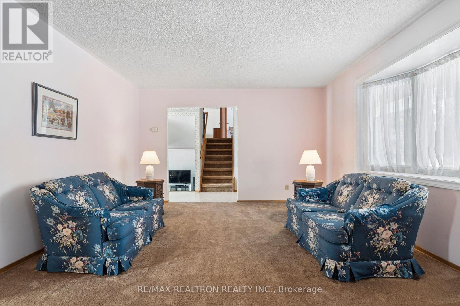 21084 Woodbine Avenue, East Gwillimbury, Ontario  L0G 1R0 - Photo 4 - N12848922