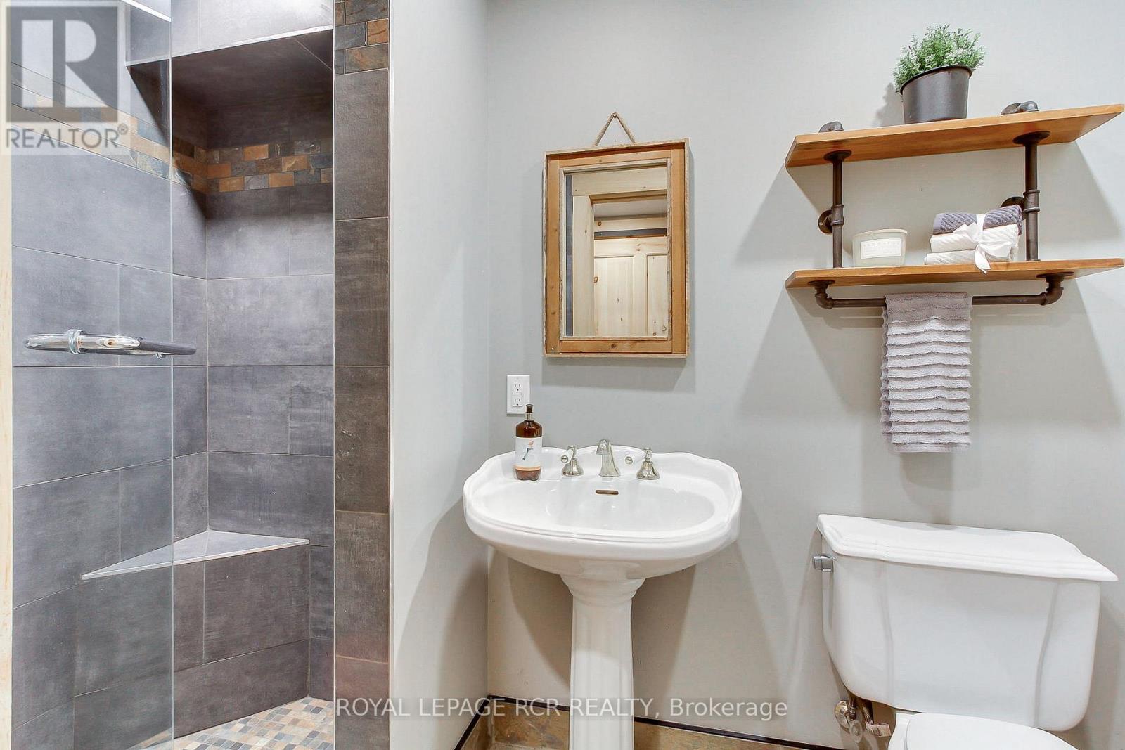 2074 Line 13, Bradford West Gwillimbury, Ontario  L0L 1R0 - Photo 39 - N12848926