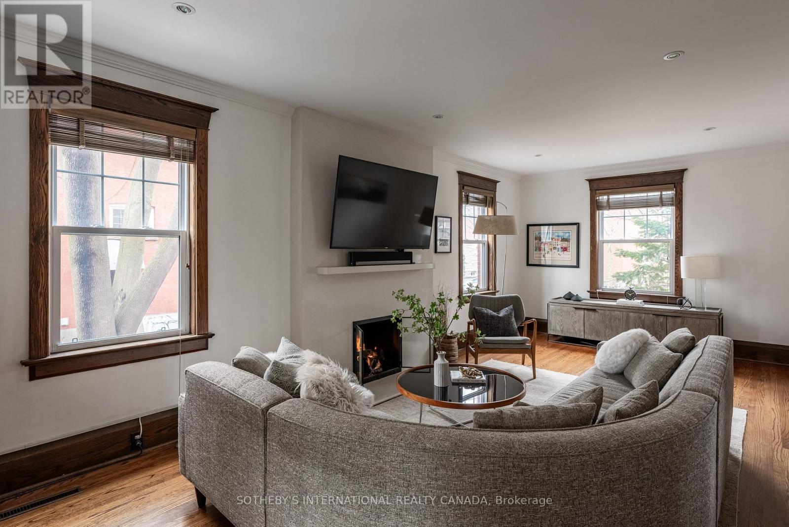 77 Catherine Avenue, Aurora, Ontario  L4G 1K6 - Photo 5 - N12848930