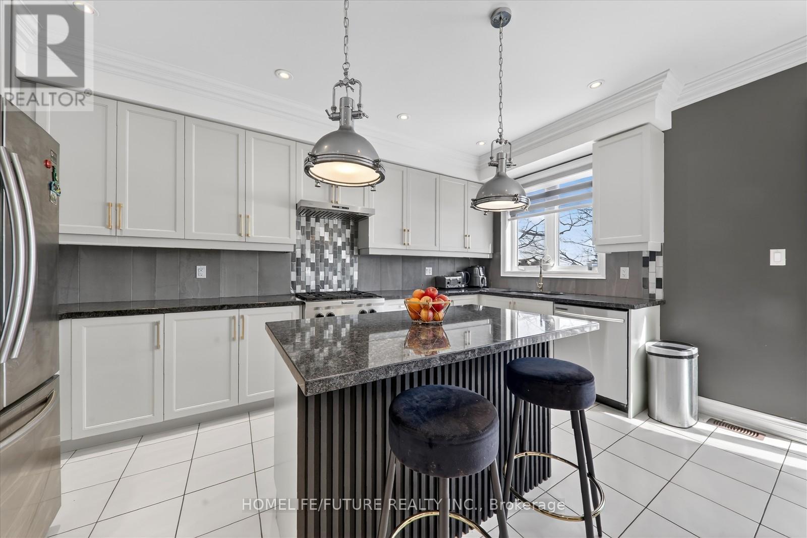 35 Mohandas Drive, Markham (Cedarwood), Ontario  L3S 0E5 - Photo 14 - N12848948