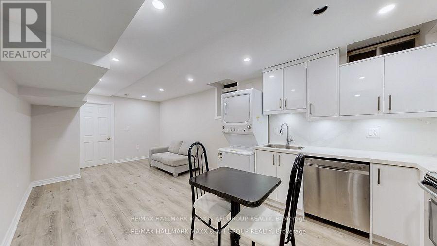 719 Shanahan Boulevard, Newmarket, Ontario  L3X 1P8 - Photo 33 - N12848950