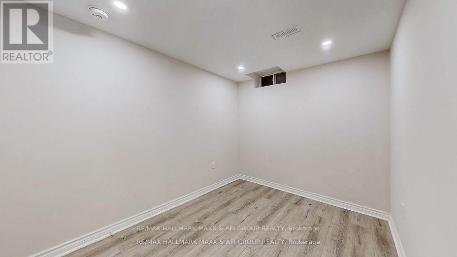 719 Shanahan Boulevard, Newmarket, Ontario  L3X 1P8 - Photo 36 - N12848950