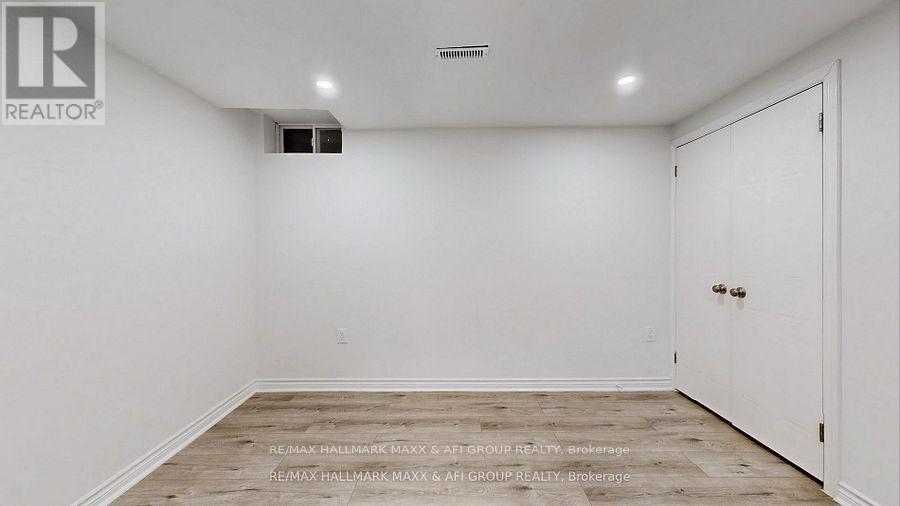 719 Shanahan Boulevard, Newmarket, Ontario  L3X 1P8 - Photo 41 - N12848950