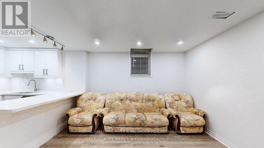 719 Shanahan Boulevard, Newmarket, Ontario  L3X 1P8 - Photo 43 - N12848950