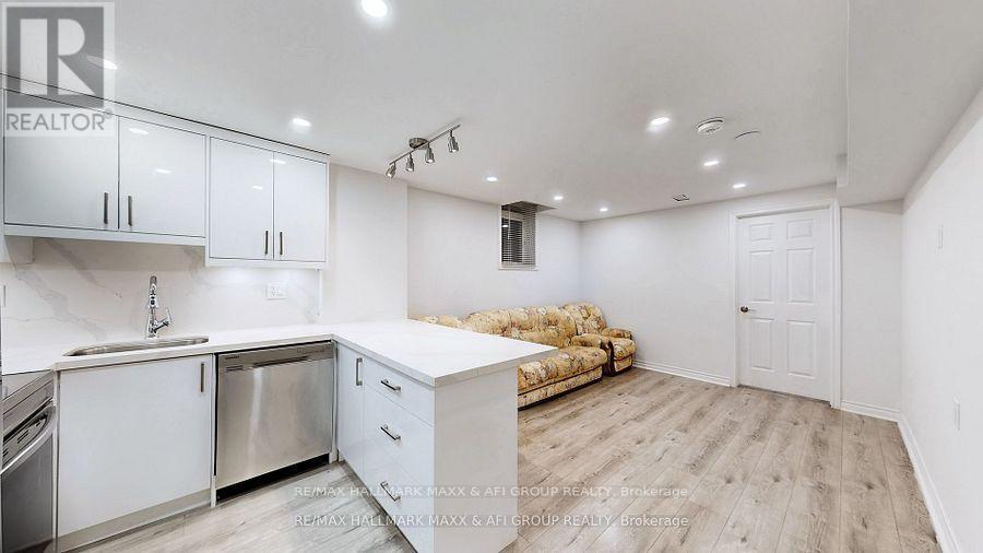 719 Shanahan Boulevard, Newmarket, Ontario  L3X 1P8 - Photo 45 - N12848950