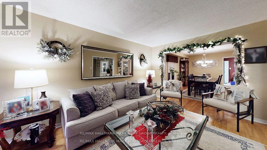 719 Shanahan Boulevard, Newmarket, Ontario  L3X 1P8 - Photo 5 - N12848950