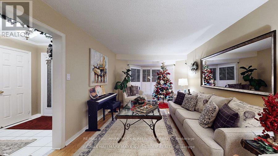 719 Shanahan Boulevard, Newmarket, Ontario  L3X 1P8 - Photo 6 - N12848950